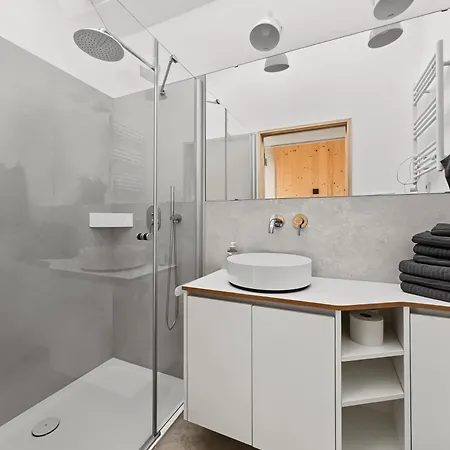 Futopia Strandhaeuser Mit Seeblick, Sauna & Hot Tub *