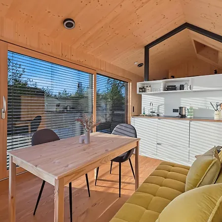 Futopia Strandhaeuser Mit Seeblick, Sauna & Hot Tub