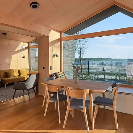 Futopia Strandhaeuser Mit Seeblick, Sauna & Hot Tub *