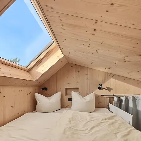 Semesterbostad Futopia Strandhaeuser Mit Seeblick, Sauna & Hot Tub Massen-Niederlausitz